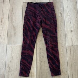 Lysse Burgundy and Black Stretch Leggings